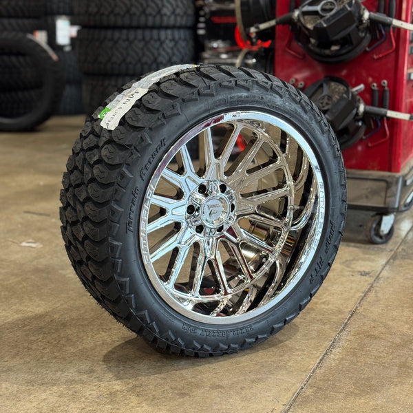 22X12 FITTIPALDI FA18MC & 33X12.50X22 AMP AT GRIPPER